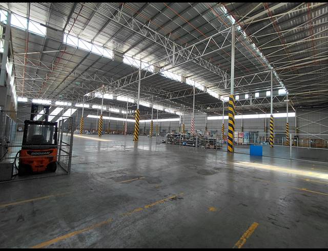 11,694M² WAREHOUSE TO LET IN CLAYVILLE